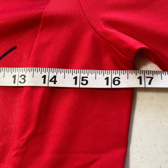 Callaway Women's Red and Blue Floral Short Sleeve Top - Picture 6 of 7